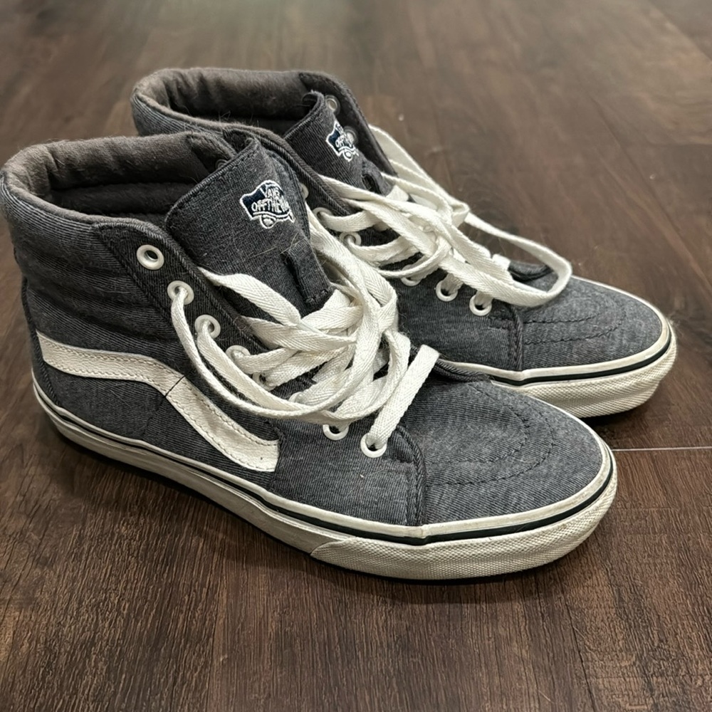 Vans - Size 7W